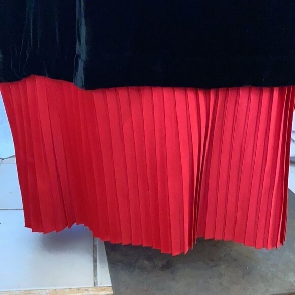 Vintage Black Velvet Floor Length Dress Floral Appliqué Custom Made Gown Evening - Picture 5 of 6